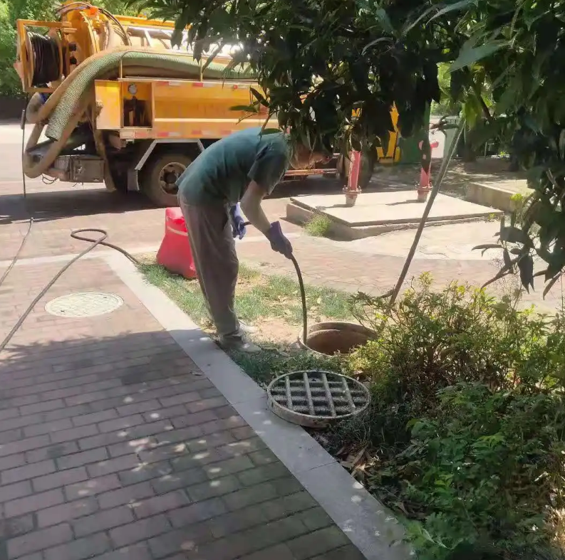 合浦市政排污管道清淤疏通——专业团队，让您全程省心！