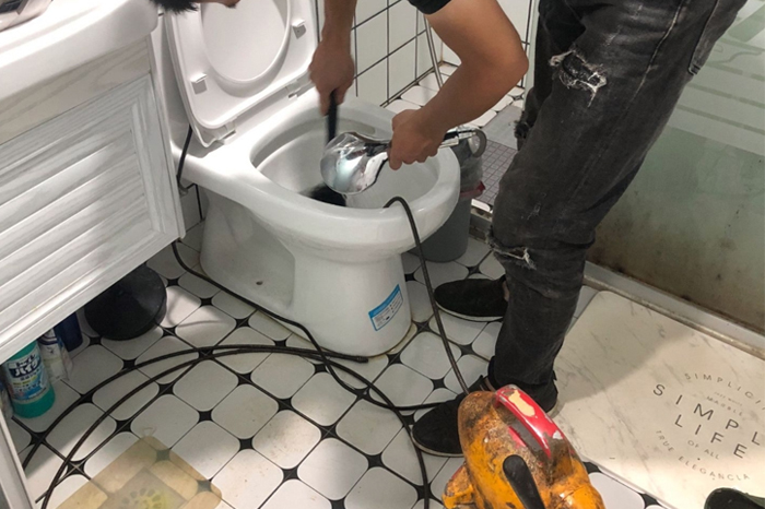 合浦马桶堵塞自己疏通还是找师傅?专业上门服务让你省时更省心
